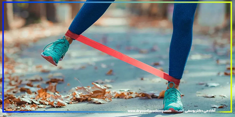 تمرین در منزل با کش بدنسازی و دراپ ست؛ راهنمای کامل برای مبتدیان